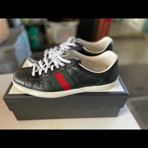 GUCCI LOW SNEAKERS